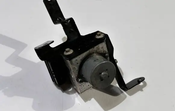 Ford Mustang V ABS Pump DR33-2C405-AD