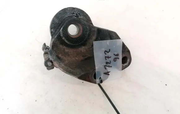 Mazda 6 Engine mounting bracket