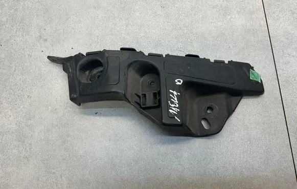 Front bumper mounting bracket