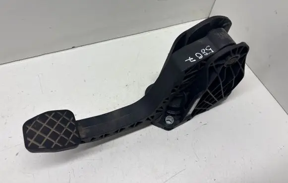 Volkswagen Golf V Clutch pedal 1K1721059BA