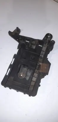 Volkswagen Golf V Battery tray 1K0915333C