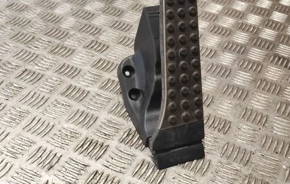 Mercedes-Benz C W205 Accelerator throttle pedal A2053000104
