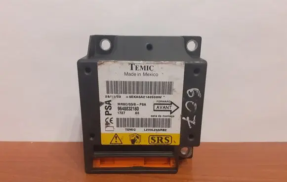 Peugeot 607 Airbag control unit/module 5835 9648832180