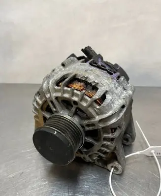Peugeot 208 Generator/alternator 9826574080