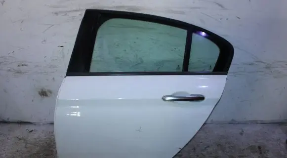 Fiat Tipo Rear door