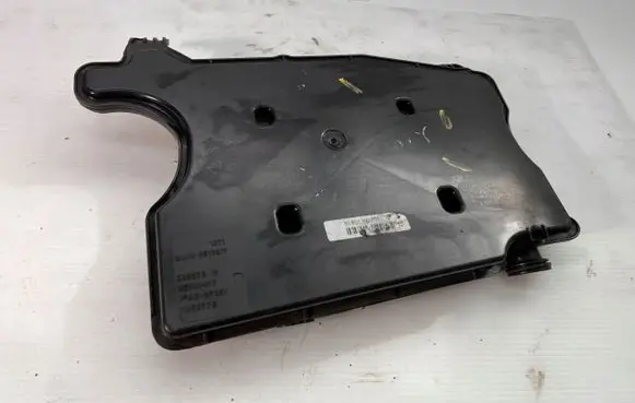BMW 2 F45 Intake resonator 8513917