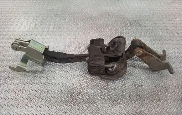 Fiat Ducato Rear door check strap stopper 