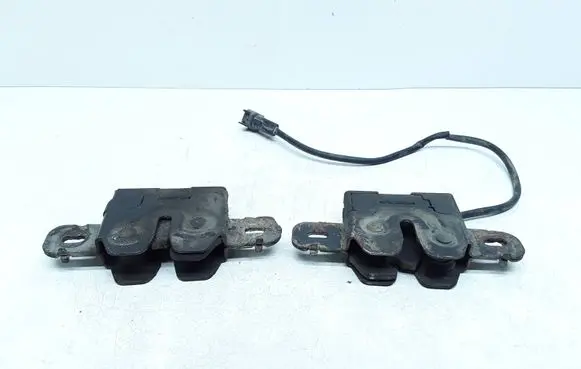 Volvo XC70 Engine bonnet/hood lock/catch 30649448 30649447