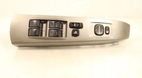 Toyota Prius (XW20) Electric window control switch 8482047050