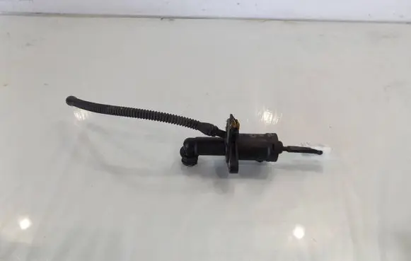 Volkswagen Polo IV 9N3 Clutch master cylinder 6Q0721388