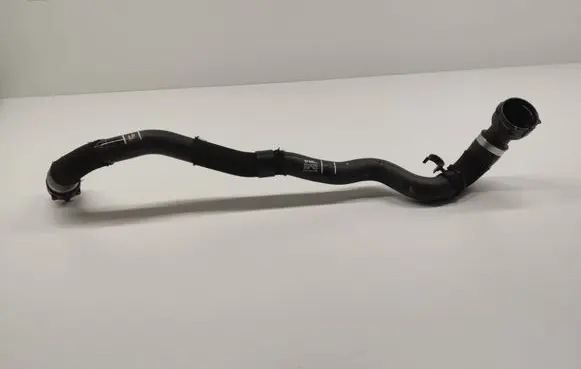 Volvo XC40 Engine coolant pipe/hose 32325219 3891021924 8891021924