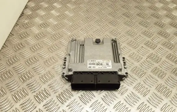 Hyundai i30 Engine control unit/module 391402ABB0 0281031578 EDC17C57