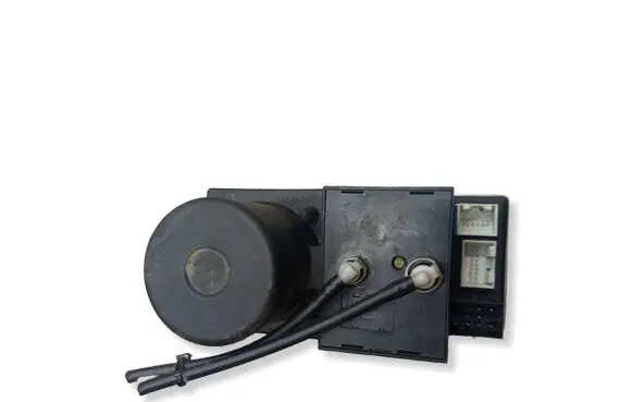 Audi A4 S4 B5 8D Central locking vacuum pump 8D0862257C 030501