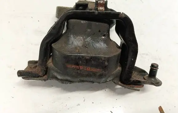Dodge Grand Caravan Engine mount bracket 932128803