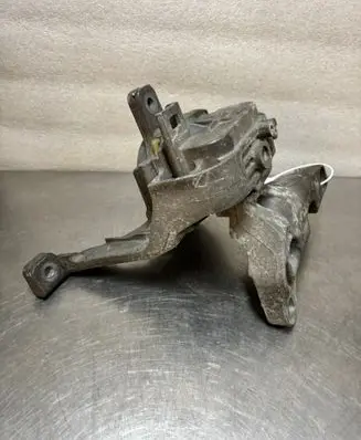 Mercedes-Benz A W177 Engine mount vacuum valve A2472402900