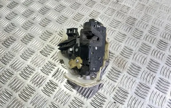 Skoda Fabia Mk2 (5J) Front door lock 3B1837015AN