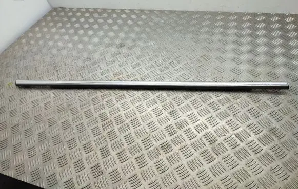 Front door glass trim molding