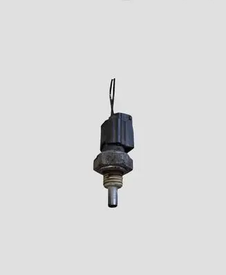 Nissan Qashqai+2 Oil pressure sensor