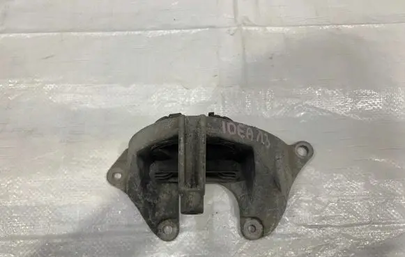Fiat Idea Gearbox mounting bracket