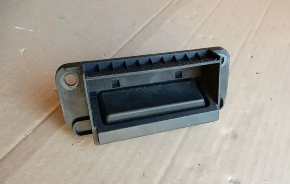 Mercedes-Benz C AMG W204 Tailgate opening switch A2047500293 MERCEDESBENZ 40420