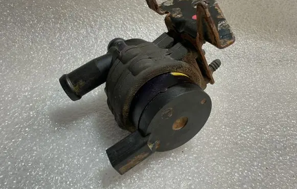 Volkswagen Touareg I Electric auxiliary coolant/water pump 7L6121079L