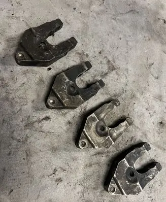 Nissan X-Trail T30 Fuel Injector clamp holder