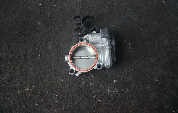 BMW X5 G05 Throttle valve 8667415 A3C0067800000