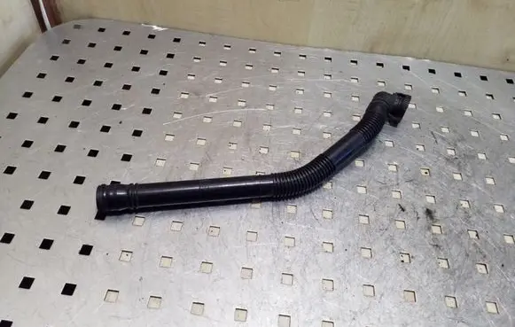 Volkswagen PASSAT CC Breather hose/pipe 3C0129637C