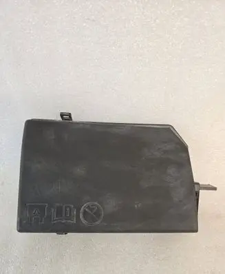 Volvo XC40 Fuse box cover 31473868