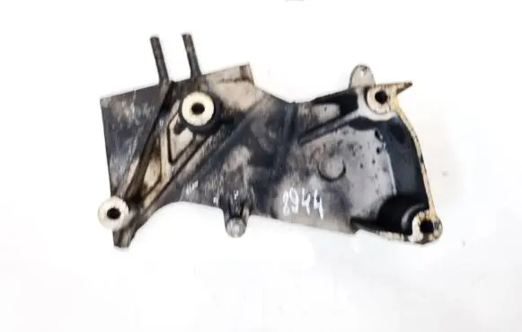 Hyundai Santa Fe Engine mounting bracket