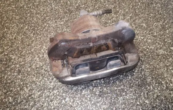 Buick Encore I Front brake caliper
