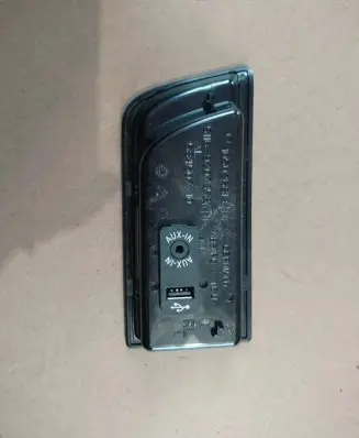 BMW 3 F30 F35 F31 USB socket connector 9207358 105026813 58450710