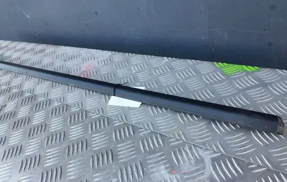 Volkswagen Touareg I Side skirt front trim 7L0853538C