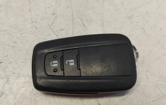 Toyota Prius (XW50) Ignition key/card 39068/sdppi/2015