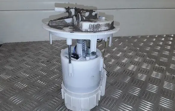 Peugeot 208 In-tank fuel pump 9674466680