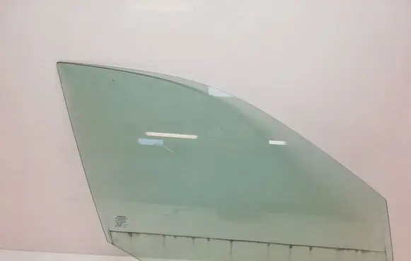 Volvo XC90 Front door window glass four-door 43R001106