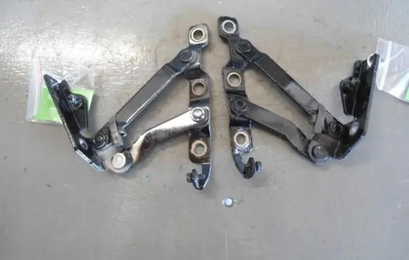 Infiniti Q45 III Tailgate/trunk/boot hinge