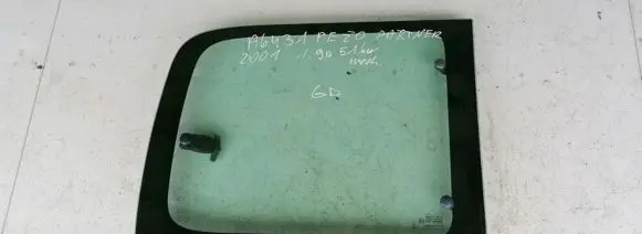 Peugeot Partner Rear side window