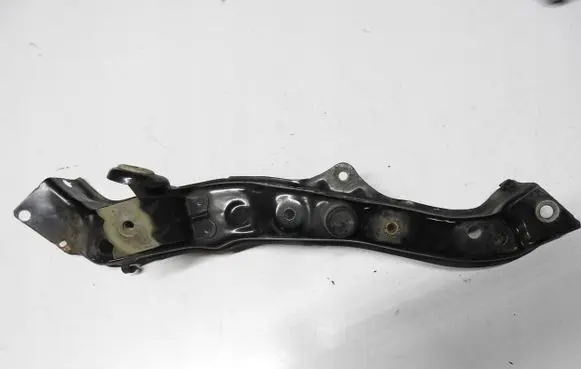 Toyota Auris 150 Headlight/headlamp mounting bracket