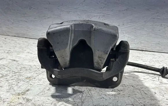 BMW 5 G30 G31 Front brake caliper 6024330 53390A