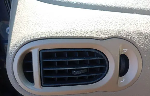 Renault Modus Dashboard side air vent grill/cover trim