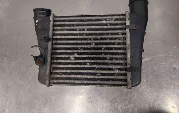 Audi A4 S4 B7 8E 8H Intercooler radiator 8E0145805AA 322944Q