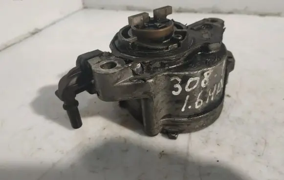 Peugeot 308 Vacuum pump D1563C2