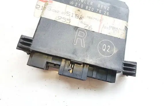 Mercedes-Benz E W210 Door control unit/module 2108207526 356825