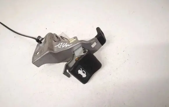 Subaru Legacy Engine bonnet (hood) release handle