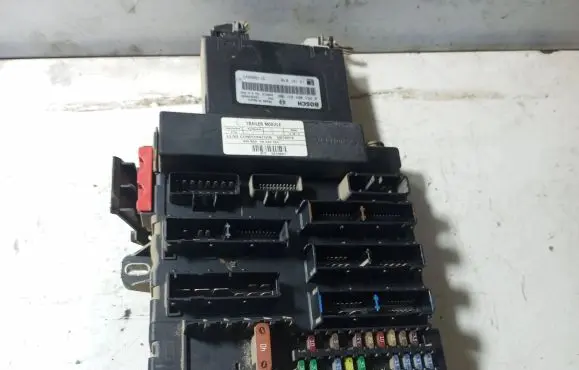 Opel Zafira B Fuse box set 13205777