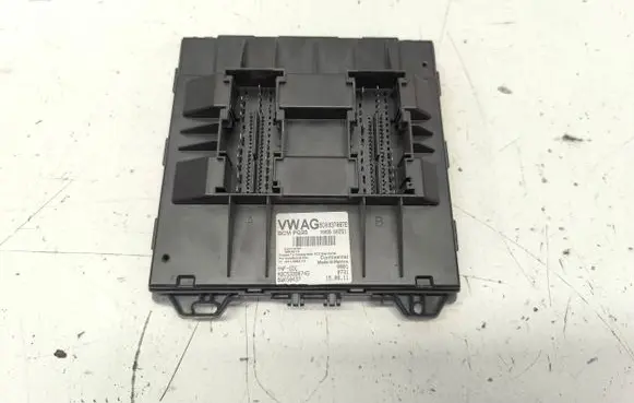 Volkswagen Jetta VI Comfort/convenience module 5C0937087E