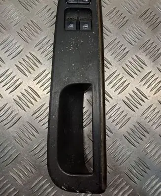 Volkswagen Golf IV Electric window control switch 1J3959857B