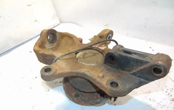 Mercedes-Benz Sprinter W906 Front wheel hub spindle knuckle A9063303520 9063303520 A9063302520