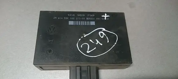 Volkswagen PASSAT B5.5 Comfort/convenience module 1C0959799 5DK00821100